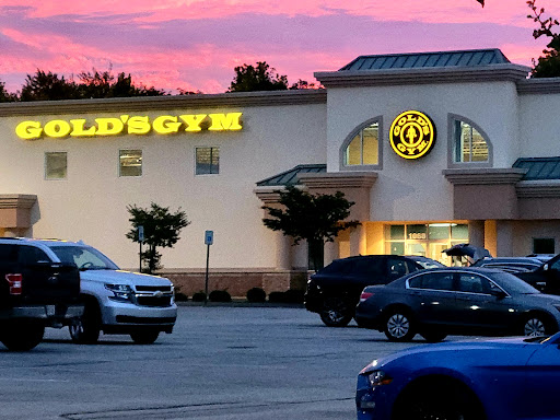 Gold's Gym - Gym Photo