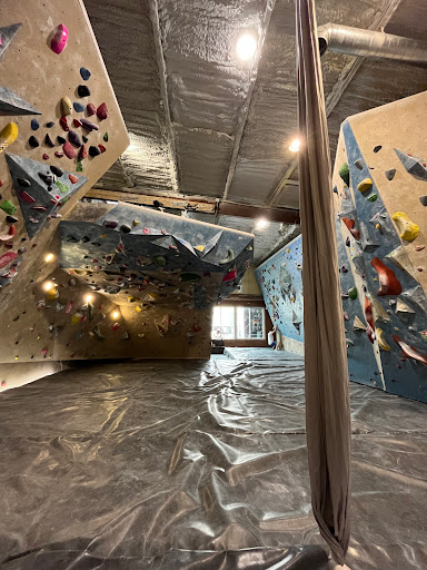 The District Bouldering - Gym Photo