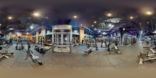 Crunch Fitness - Hoboken - Gym Photo