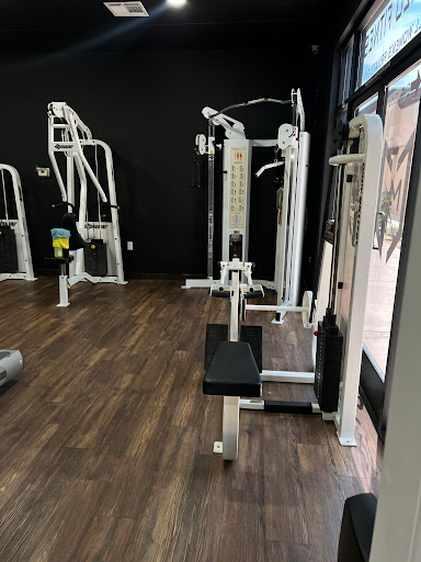 Manzo Fitness Dinuba - Gym Photo